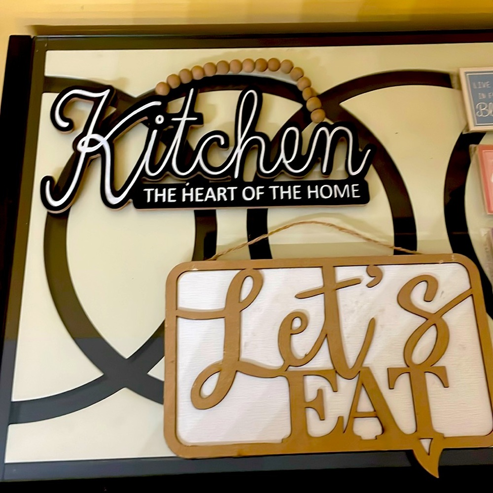 2 kitchen signs and 6 kitchen magnets